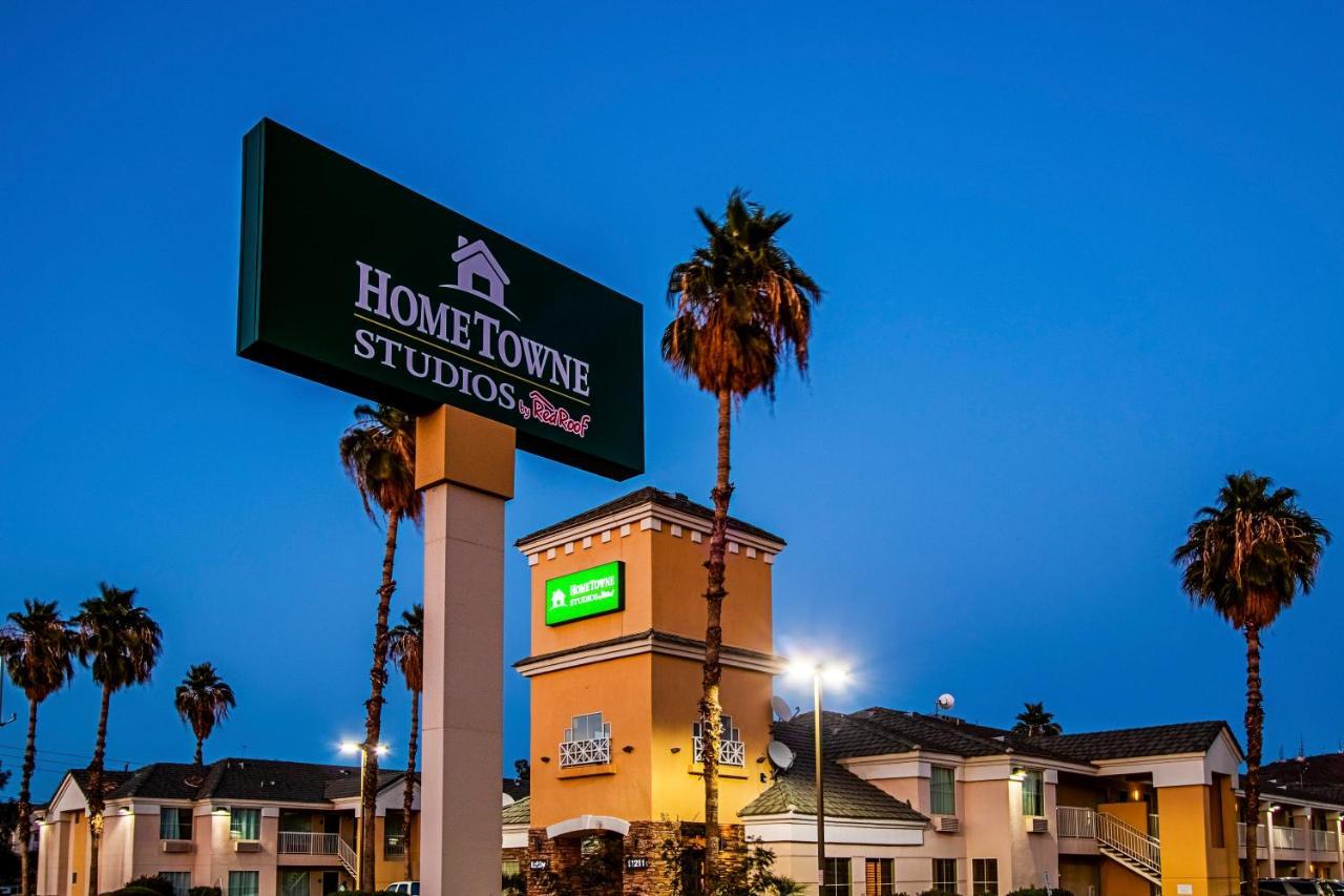 Hometowne Studios By Red Roof Phoenix - Black Canyon Highway מראה חיצוני תמונה
